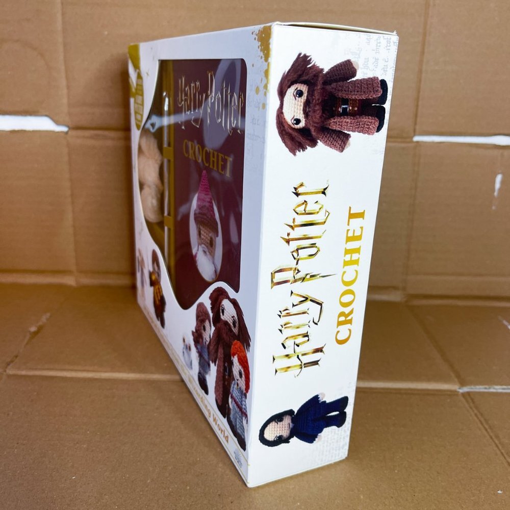 WB Wizarding World Harry Potter Crochet Kit Dobby Yarn 14 Projects Book Gift NEW - Picture 6 of 7
